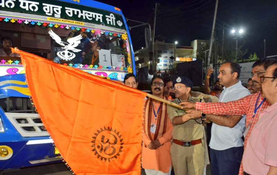 'बुड्ढा अमरनाथ यात्रा का पहला जत्था कड़ी सुरक्षा के बीच जम्मू से रवाना'